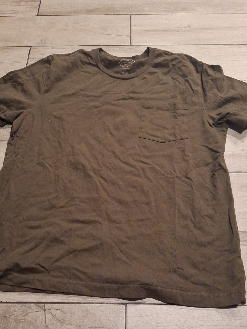 🍁St. John's Bay Olive Green Short Sleeve Pocket Tee🍦